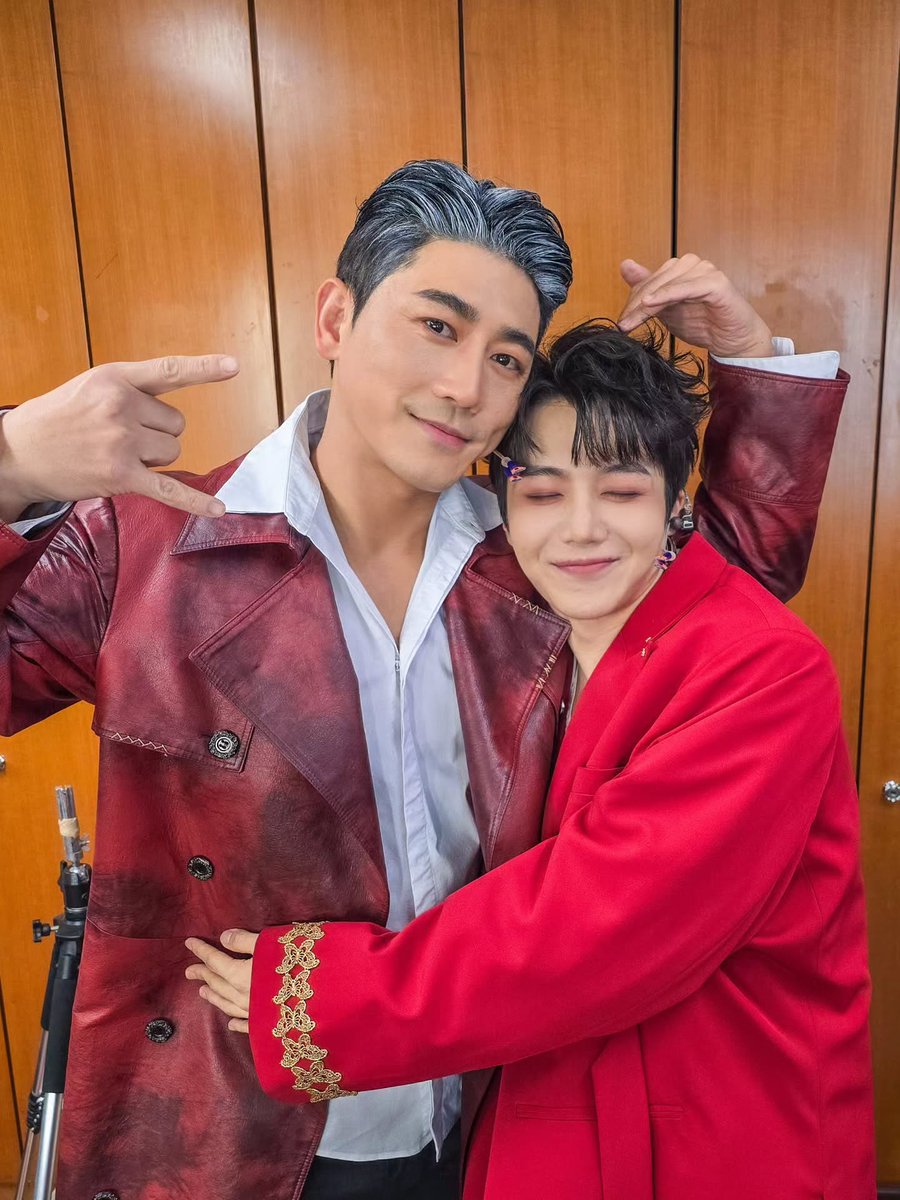 pms_info_bot's tweet photo. ❝ 
되찾을 거야, 너의 운명
나 너를 기다릴게 거기서
나를 찾아줘
 
진호 사도, 박민성 영조 막공 성료 
 
그동안 진호 사도 &amp; 민성 영조를
사랑해 주신 분들께 모두 고맙습니다.

사도｜#진호
영조｜#박민성

𝑺𝒂𝒅𝒐 𝑹𝒐𝒄𝒌𝒔 𝑻𝒉𝒆 𝑾𝒐𝒓𝒍𝒅！
뮤지컬 #쉐도우 https://t.co/ZShqcLXeNC