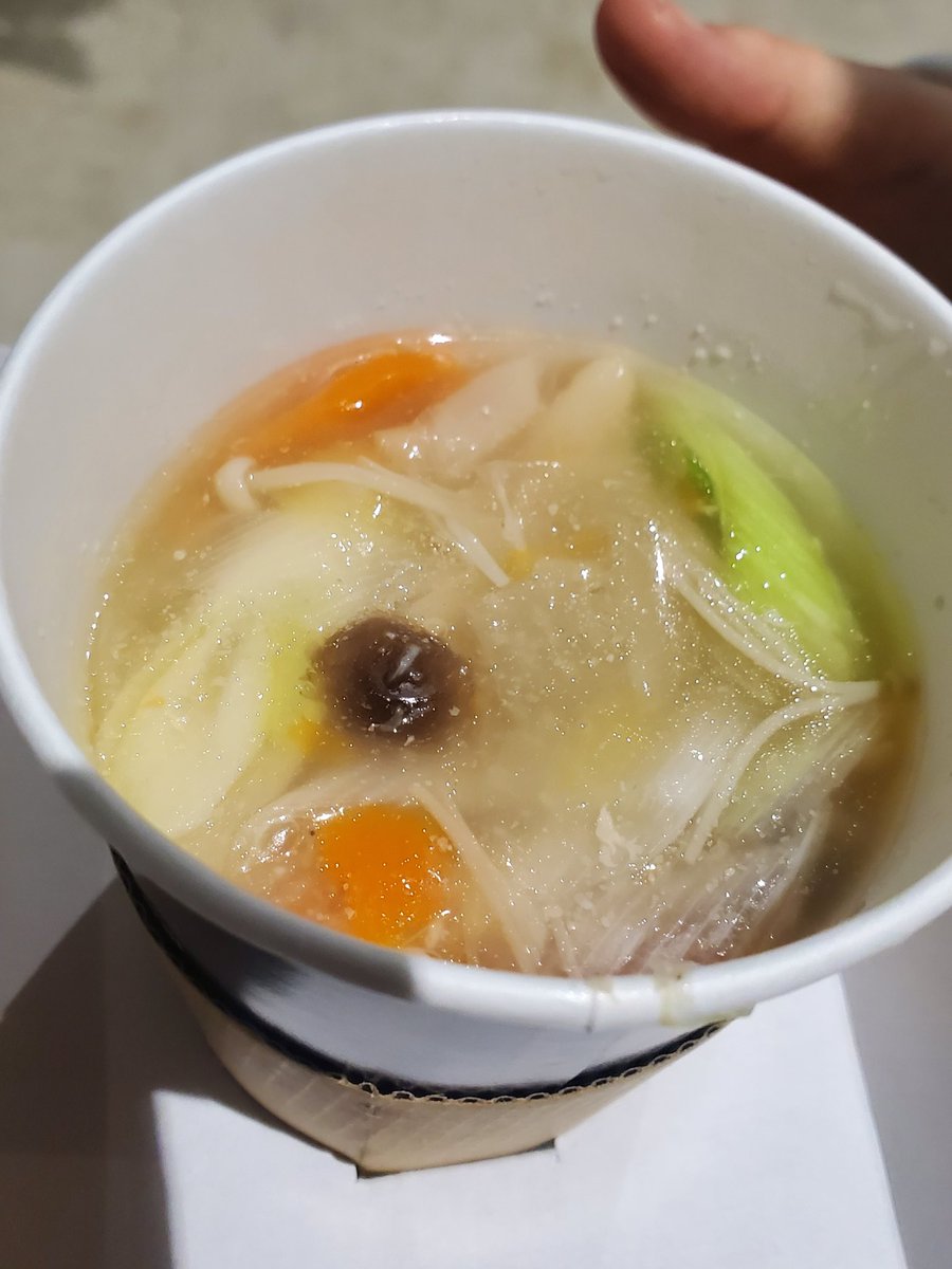 perako_papa's tweet image. そいえば
昨日美味しかった #TAT の中の
アリーナグルメ！

いい出汁キイテマス！

#塩ちゃんこ
#はたご縁むすび
#音羽山部屋 監修
#千葉ジェッツ
#アルバルク東京