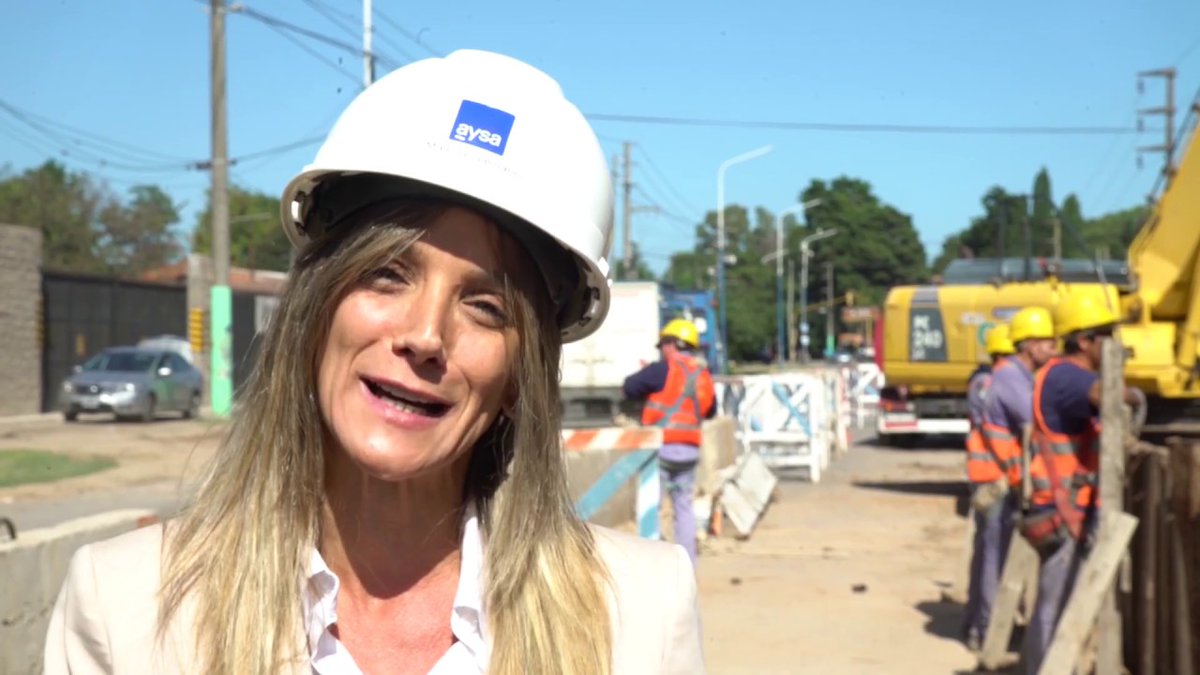 Ojo_Kritico's tweet photo. MEMORIA: Todavía nadie aclaró porque Malena compró vehículos con sobreprecio al triple de su valor en dólares cuando estaba a cargo de AySA. ¿Quién se comió esa guita? ¿La justicia duerme la siesta? https://t.co/U0rIXFwmRL