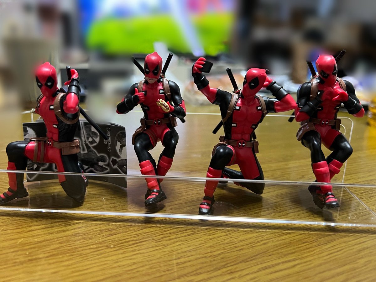 んふふ( ¯∀¯ )
先週？出たデップーちゃんのガチャ全種類揃いましたわよ🥹🥹
左2人被ったけど！！w
欲しい人居たら引き取って！