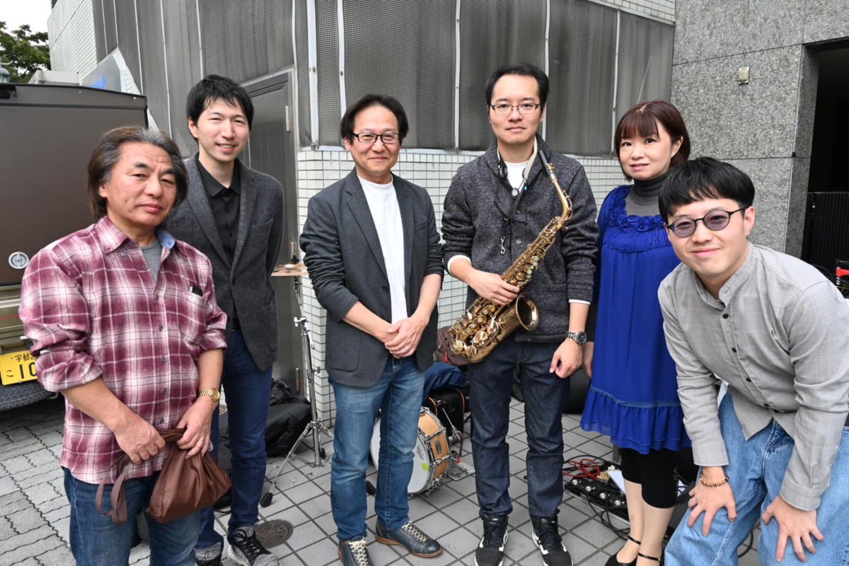 shirap2fmbox5's tweet image. ミヤジャズ2025、ありがとうございました🙌
今年は例年よりもコアな曲も入れつつの挑戦でしたが、個人的には凄く音作りの勉強になりましたし、めちゃめちゃ楽しかったです🎹

〜set list〜
・Morning Star
・Twilight In Upper West
・脚線美の誘惑
・愛燦燦/美空ひばり
・Truth