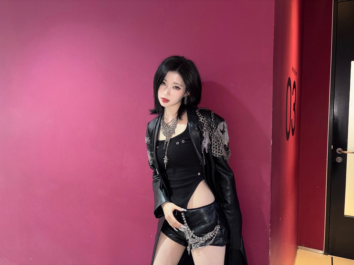 ASA__0417_'s tweet photo. 정신 혼미 https://t.co/XyFUKah1DG