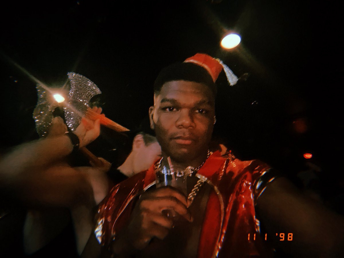 𝐲𝐮𝐧𝐠 𝐜𝐨𝐫𝐢𝐨𝐥𝐚𝐧𝐮𝐬 𝐝𝐚 𝐬𝐥𝐞𝐞𝐳𝐞 (@domusdomina) on Twitter photo 