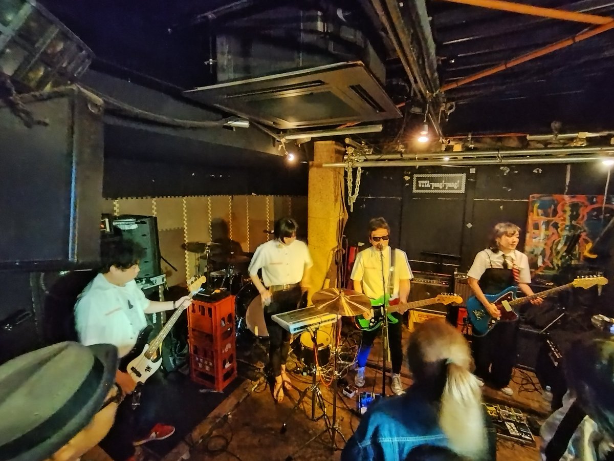 EDWOODS_JET's tweet photo. 続きましては久し振りの対バンッス!
ネオンロックス!
オッケーデュード!
#ベルベット安産地下音頭
#neonrocks
#DEWEES
#EDWOODS
#robbiethunder(Australia)
#ブルジョワキルズ
#uttapangpang https://t.co/ShQ2SfqPCq