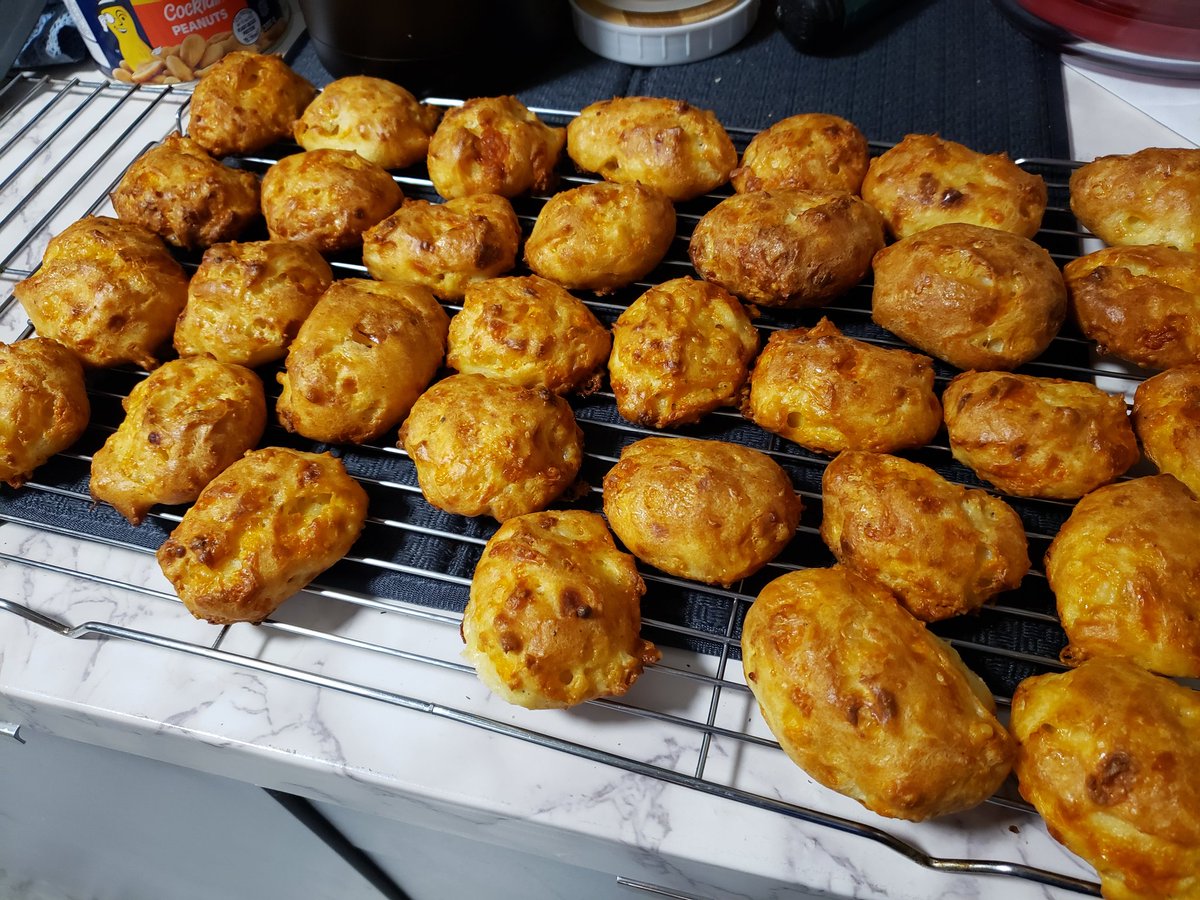 worstninjaever's tweet image. Made gougères again. I think I might have a problem, friends. :p

These ones have red wine old cheddar, marble cheddar, Emmenthal swiss, and smoked gruyère.