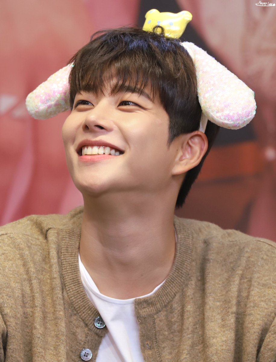 251102 애플뮤직

오늘 햇살 그자체☀️
#주니지니 #ZOONIZINI
#아스트로 #엠제이 #ASTRO #MJ #김명준