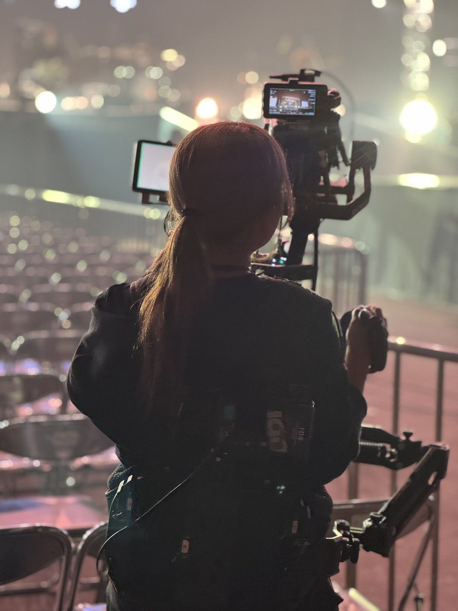 vook64281719's tweet image. 女性でも長時間ジンバル操作出来る？サポート力

男が持つよりギャップがあってカッコいいなー。

#TILTA #Ronin #float 
#fx6