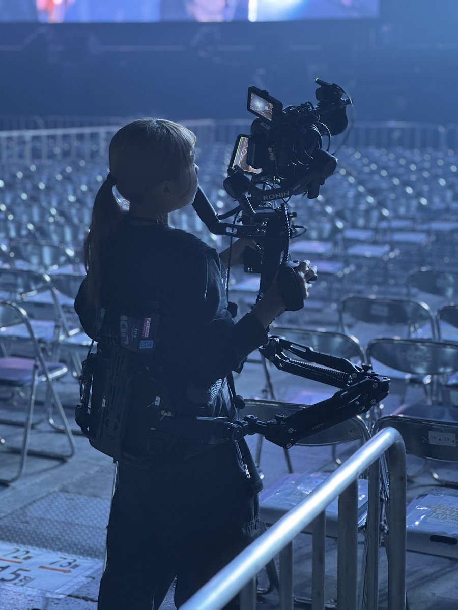 vook64281719's tweet image. 女性でも長時間ジンバル操作出来る？サポート力

男が持つよりギャップがあってカッコいいなー。

#TILTA #Ronin #float 
#fx6