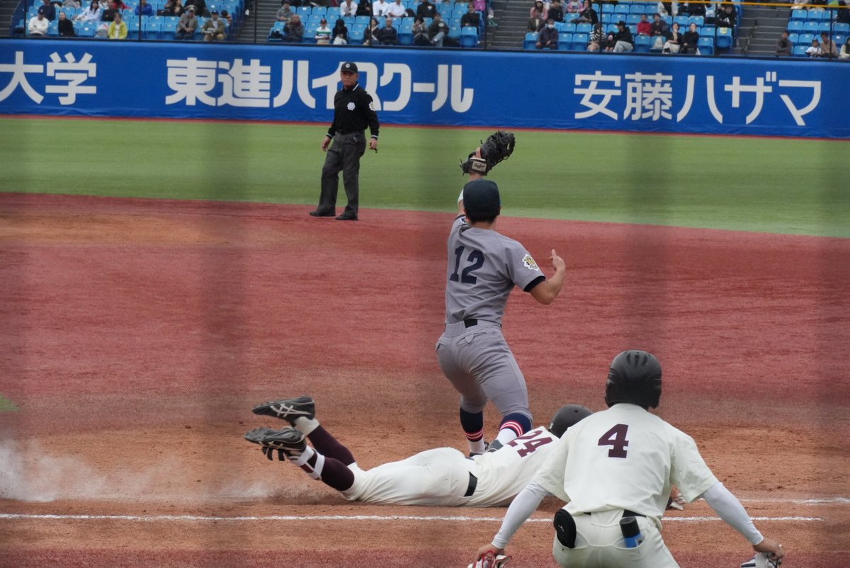 【5回裏】
この回から慶應の投手は鈴木佳に交代。
好守もあり、早稲田打線を三者凡退に抑える。

K0-1W