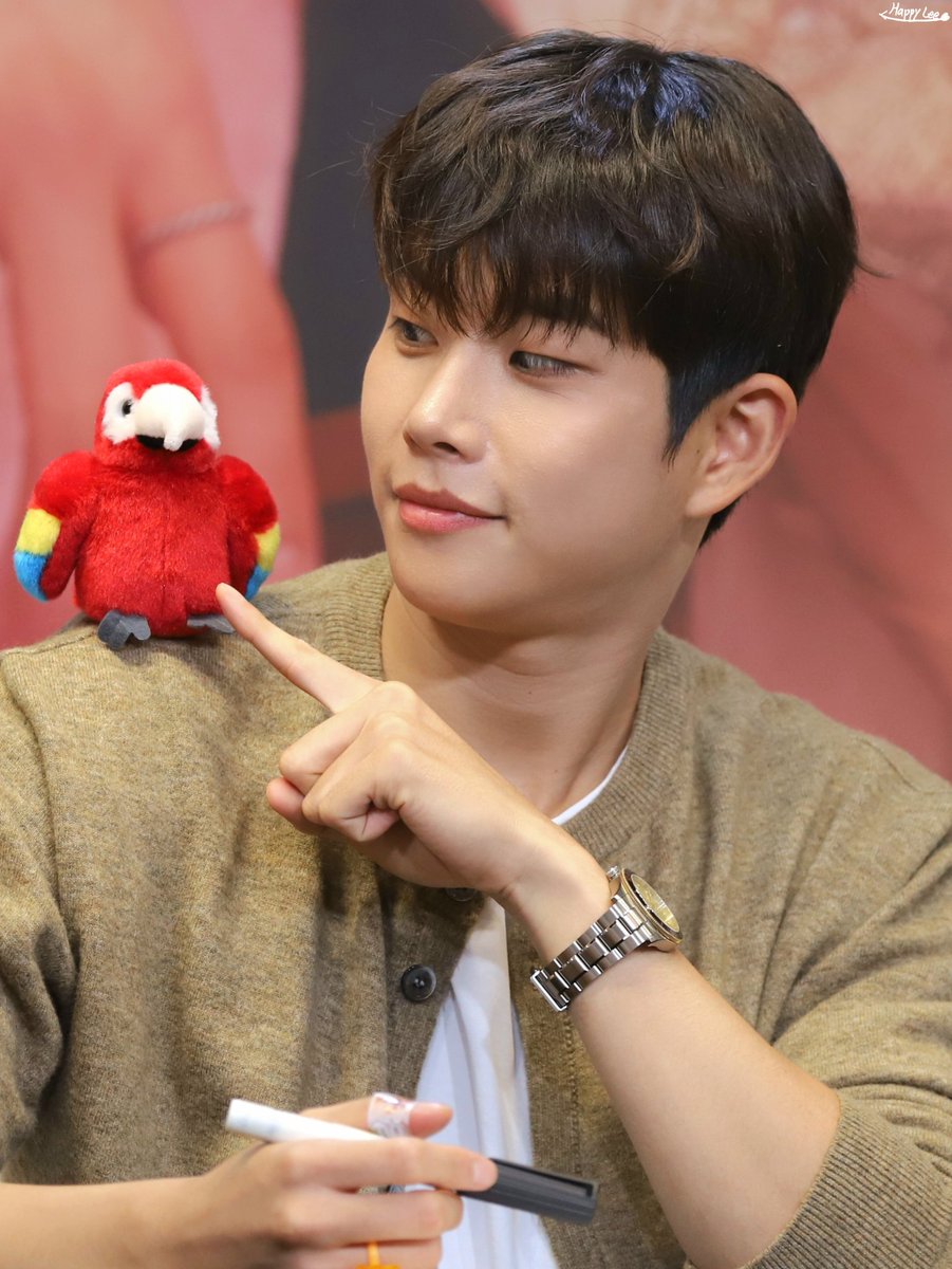 251102 애플뮤직

미모가 장난이 아니야아🧡🫠
#주니지니 #ZOONIZINI
#아스트로 #엠제이 #ASTRO #MJ #김명준