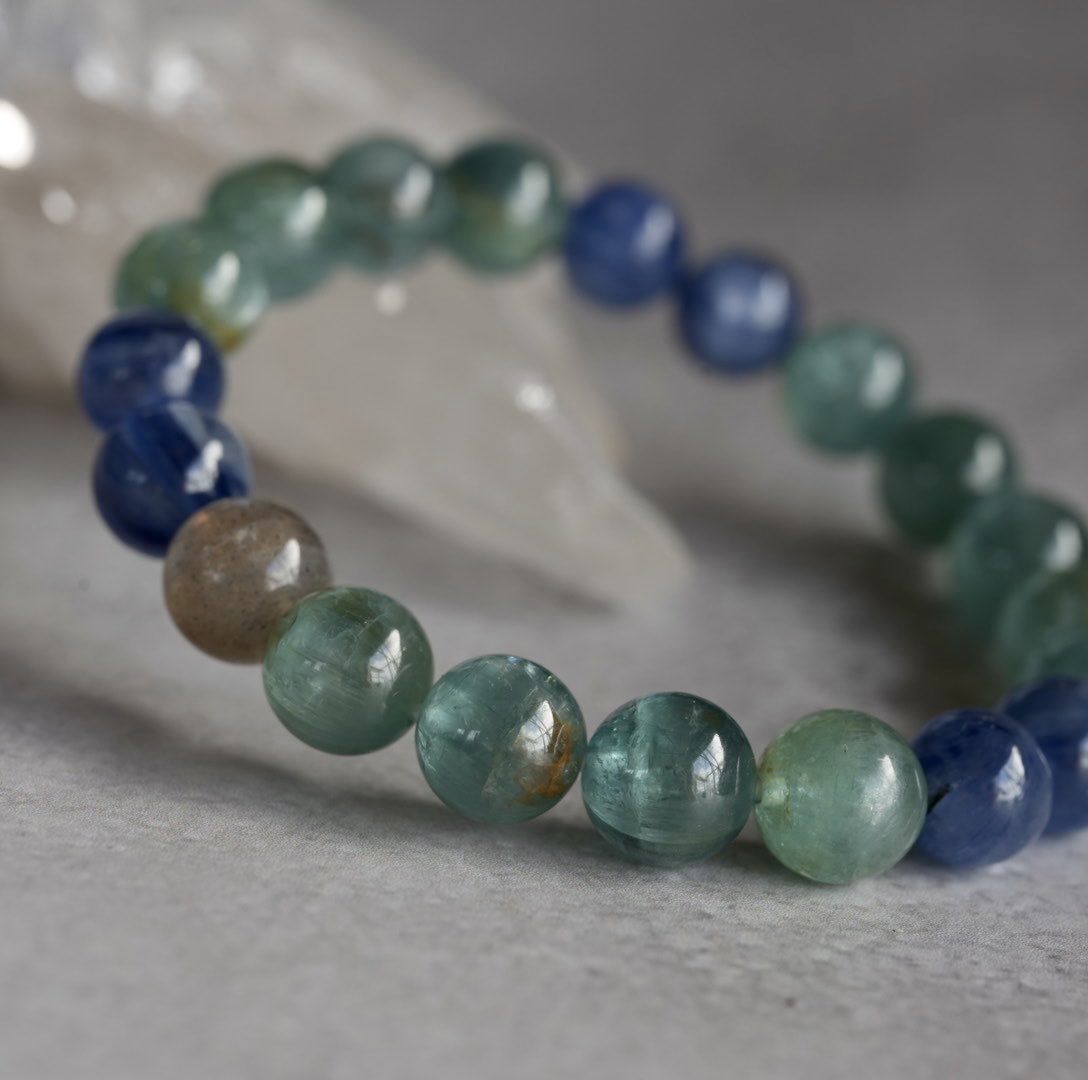 【五條出土・紫瑠璃勾玉】──時代を超えて、いま再び手元へ アクセサリーとシノワズリ雑貨 方龍 (@kepopon) / Posts / X