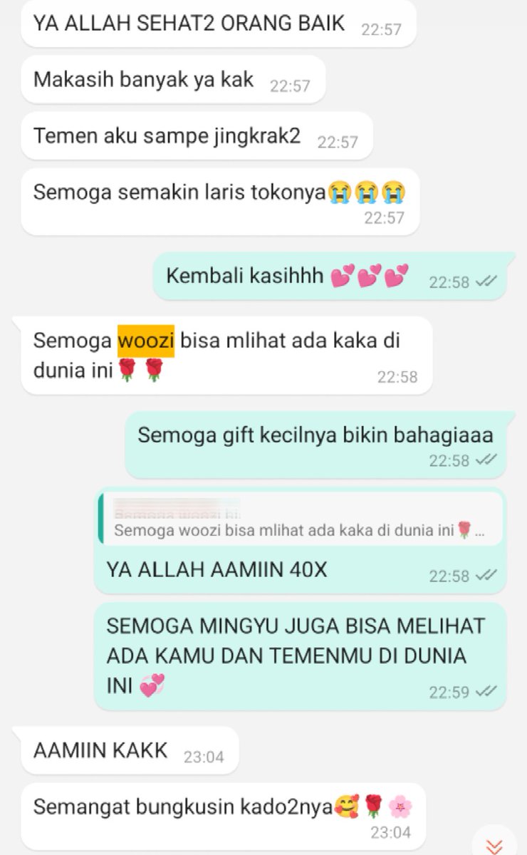 semangkukuji's tweet image. Pernah ada yang order gift box, tulisan di cardnya 'untuk pacarnya Mingyu', dan karena saat itu gue cuma punya photocard Woozi, i put it in the box as a bonus.

At that time, I didn't know it meant a lot to someone, but then I realized one thing, “If you couldn't get the…