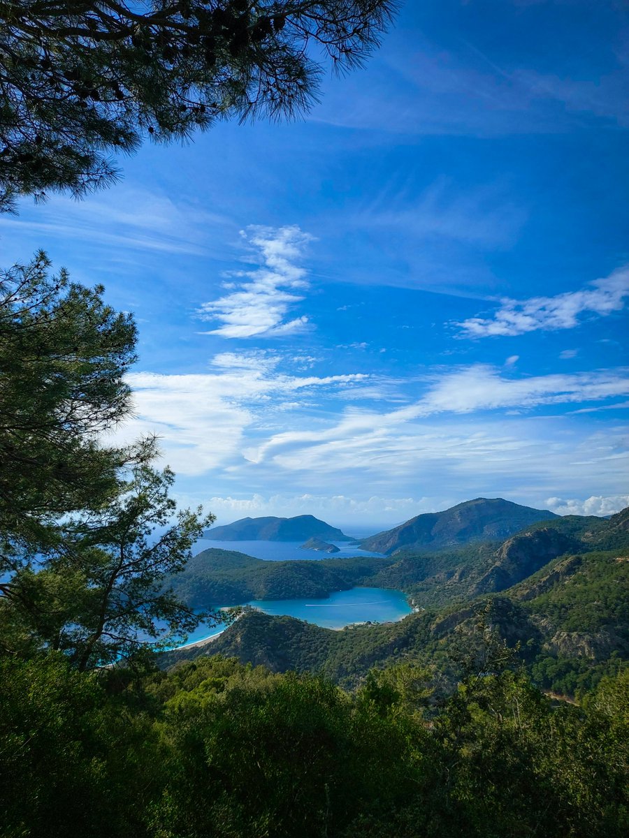 Muğla’nın Fethiye ilçesinden başlayıp Antalya’ya uzanan Likya Yolu, "Dünyanın En Güzel Yürüyüş Rotası" seçildi. (Time Out)