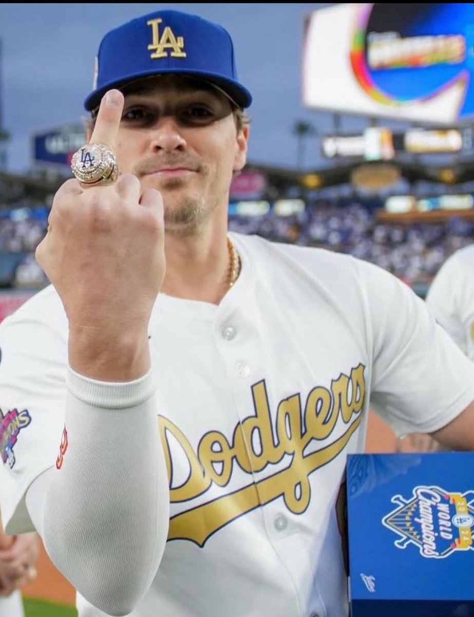 <a href="/RobTheHockeyGuy/">Rob Williams</a>