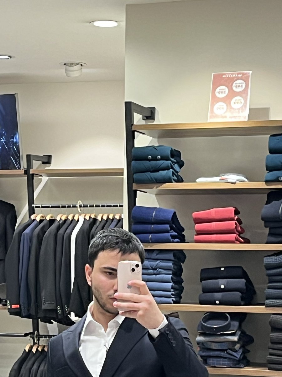 Bir takım  takım elbise denemesi