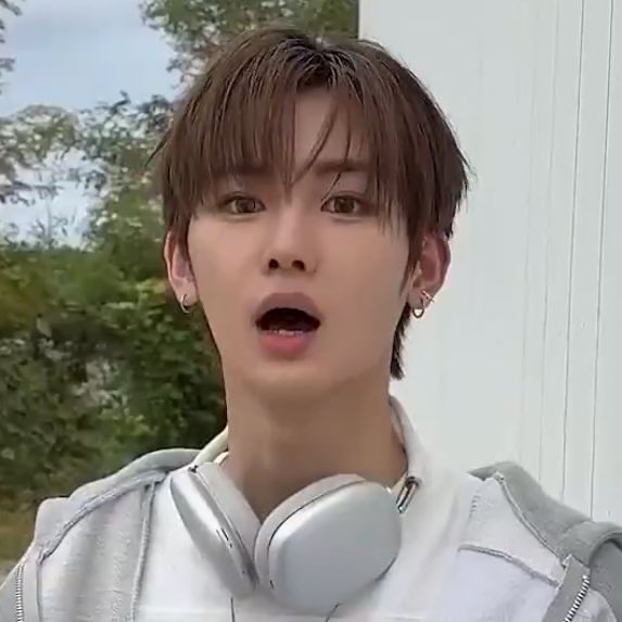 톨 tweet media