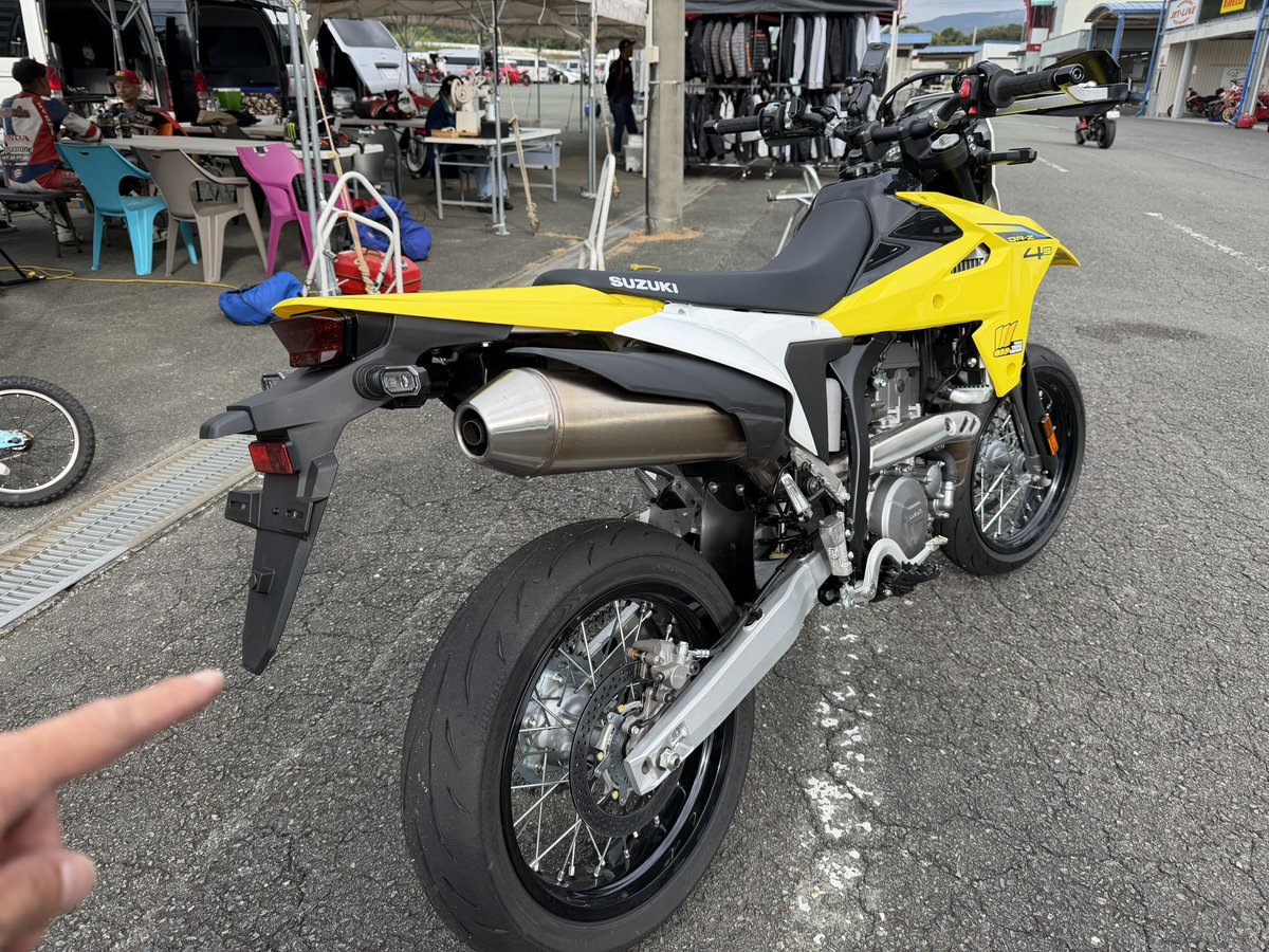 あーあ、擦っちゃった…（ウィリーで #DRZ4SM #モトパラ