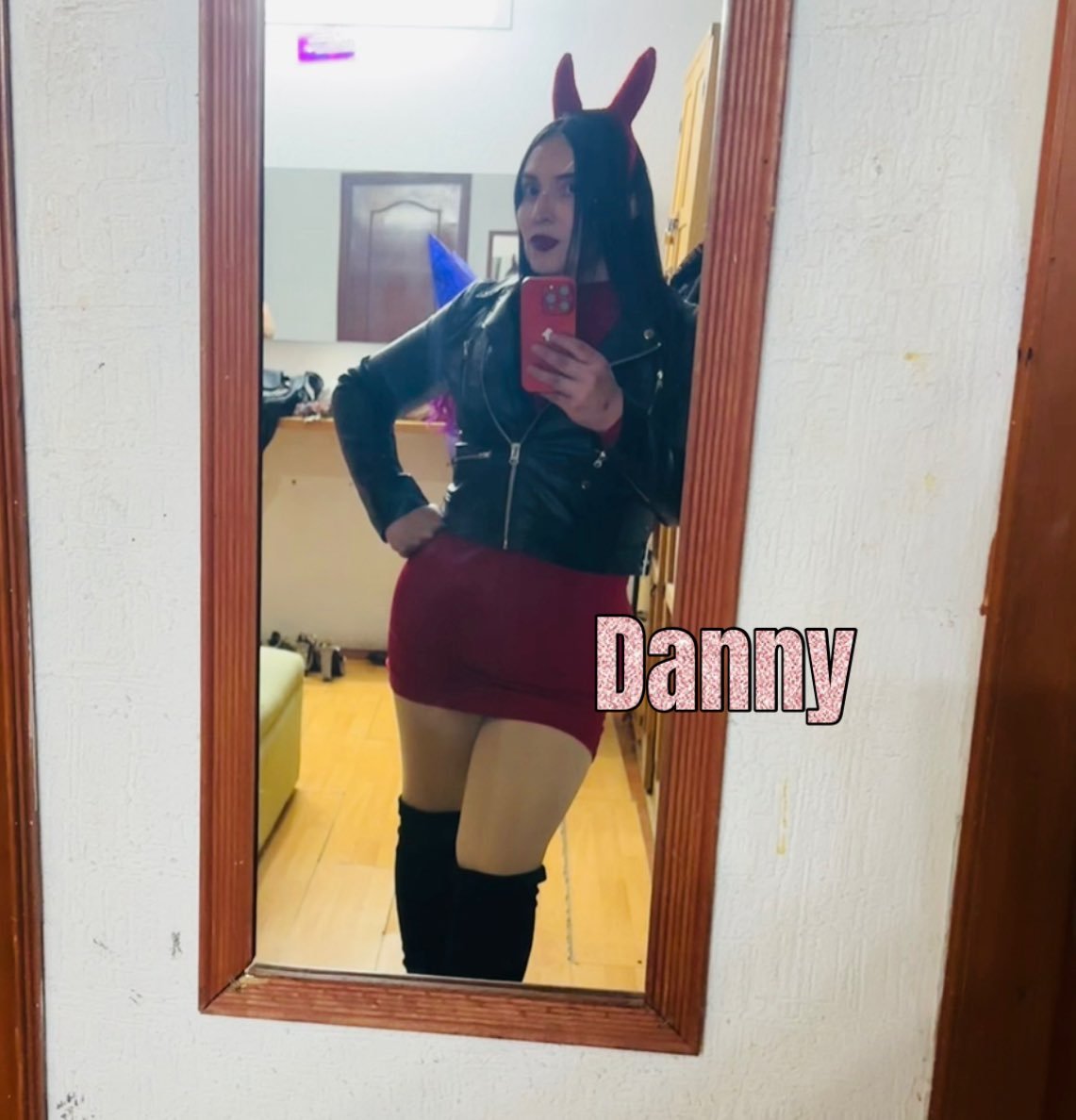 Danny Solano (la vecina) tweet media