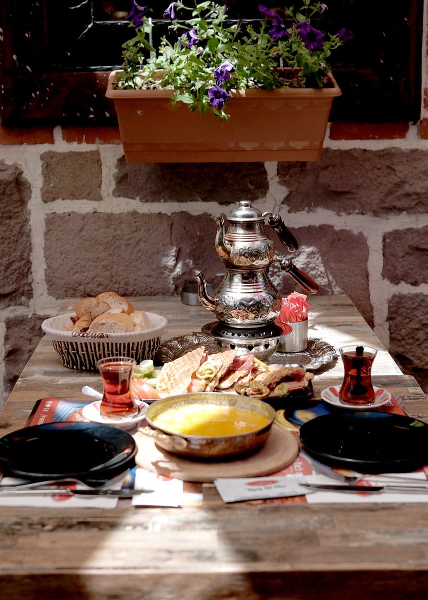 Pazarın Neşesi.Pazarın Neşeli Kahvaltısı İçin Neşe Çay Evi Ankara ya Bekleriz.#neşeçayeviankara#başket#ankara#altındağ#hamamönü#çayımınneşesi