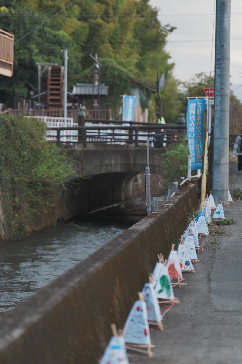 dousentou3105's tweet image. 2025こごまで長い道のりだったよね。お仲間さんの前で3回も泣いてしまった全て感動の涙。本日22時まで大津町の上井手沿いで竹あかり竹まり三角灯篭イベント開催しております!!!
#熊本県
#大津町
#上井手
#うわいで
#三角灯篭
#町おこし
#ボランティア活動