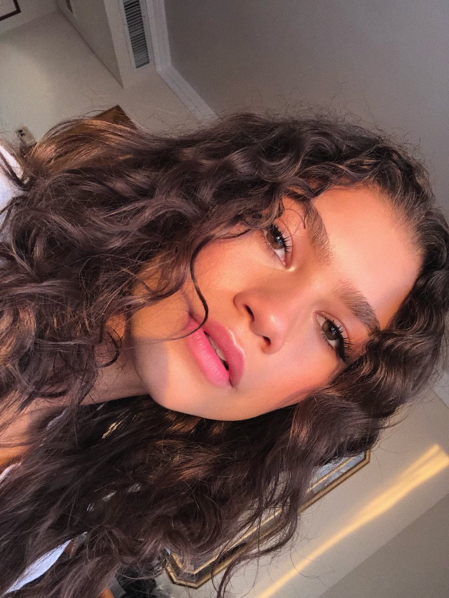 need her selfies to come back