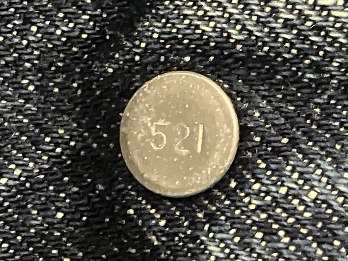 ufnQAT2LjJX2FJk's tweet photo. 1990年代のリーバイスの工場番号を網羅する資料を見つけたが、新たな工場番号と所在地の公開に躊躇している。
他人の成果や情報を再編集するだけの薄っぺらい某サイトや、某古着ショップにパクられるだけだから。

 ☞https://t.co/UqzGVA0Vxw  #levisfactorycode https://t.co/uAybNjHv29