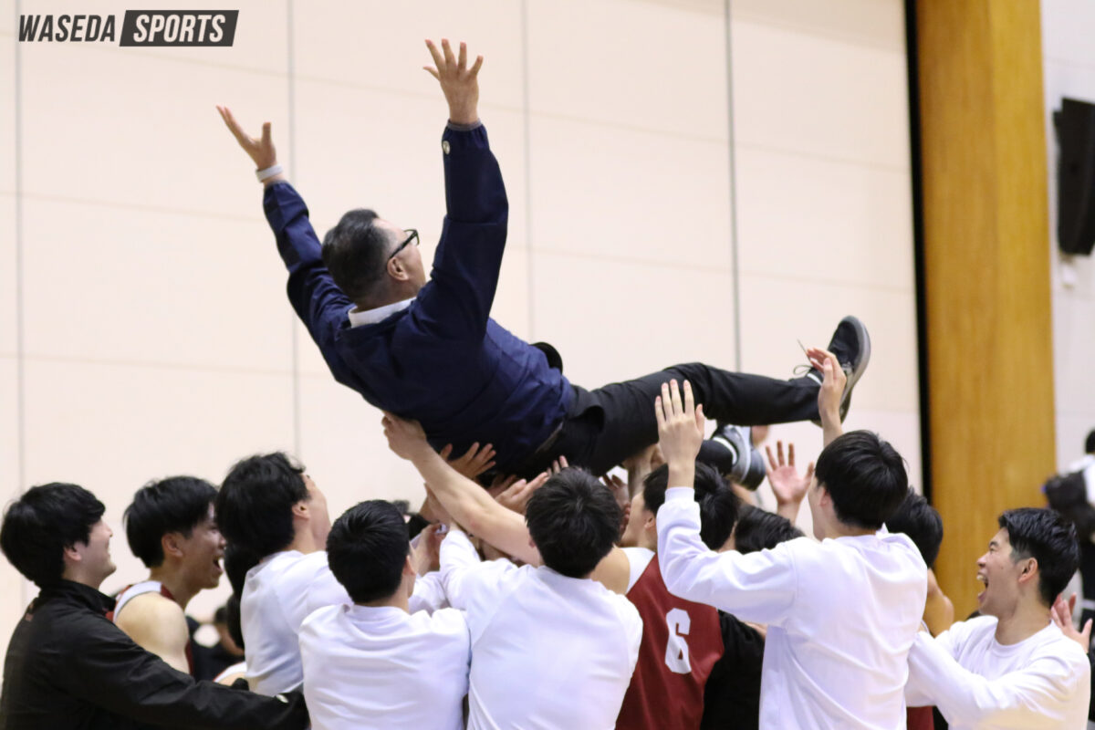 coach_manabu's tweet photo. 早稲田は関東大学1部リーグで実に５７年ぶりの優勝を果たしました。わたしはAコーチとして、ベンチ外選手と学生スタッフの育成を担当し、倉石ヘッドコーチのもとチームの一体感づくりを目指しました。すばらしい学生たちを誇りに思います。応援してくださった皆さん、本当にありがとうございました。 https://t.co/aFSz4WWKqw