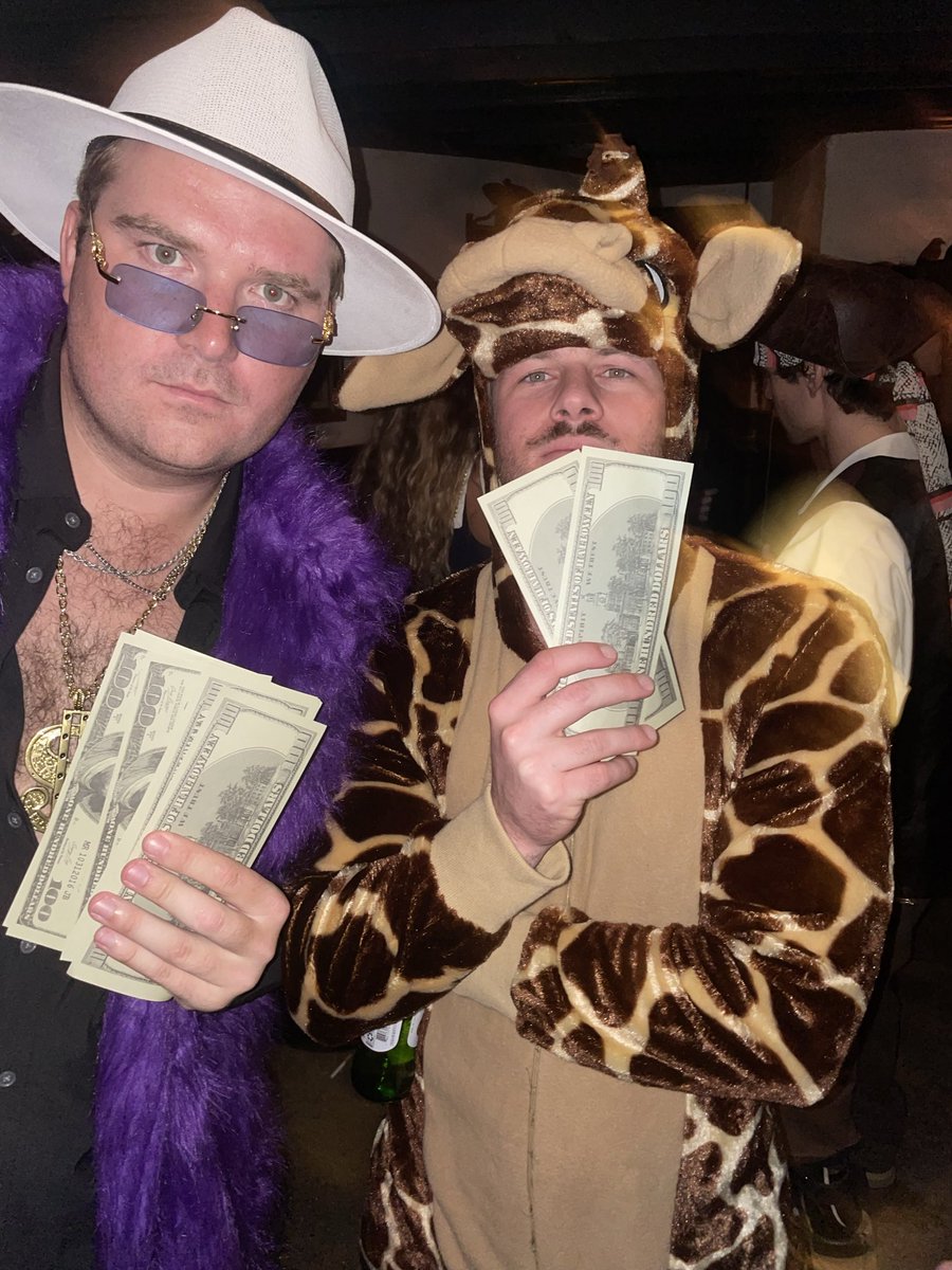 postedguy's tweet image. Scoot scootin