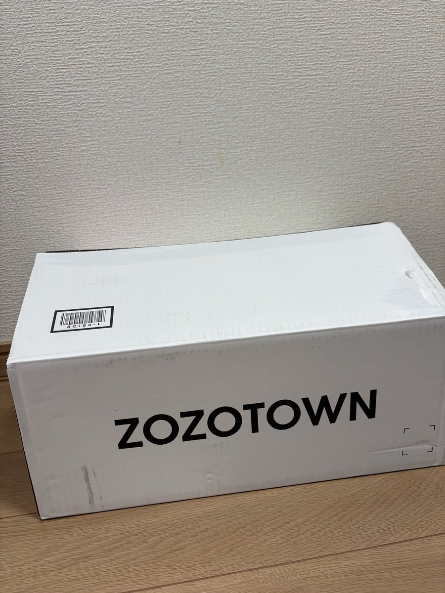 OMARU96_'s tweet photo. 初めての白の箱📦🤍🤍

チビ(子供)の洋服たくさん買いたいなぁ👧🏻🤍
当たりますように🤍🤍🤍🤍🤍

 #ZOZOWEEK箱CP https://t.co/H6CM4H4NK9