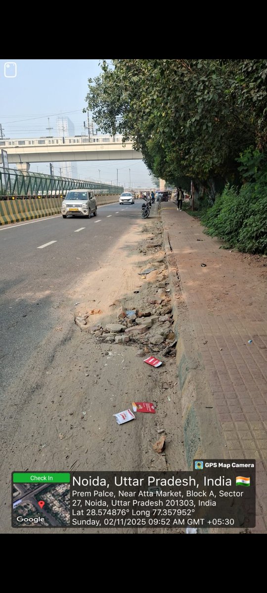 rockme26's tweet image. #AirPollution 
 This is the condition of #Noida condition on 2nd Nov when AQI is 370.
Noida 51-39 service road sec 51 side
Road damaged for OFC work , malba,mitti left on the road causing dust pollution.
But who cares 
@CeoNoida
@noida_authority 
@CPCB_OFFICIAL 
@CAQM_Official