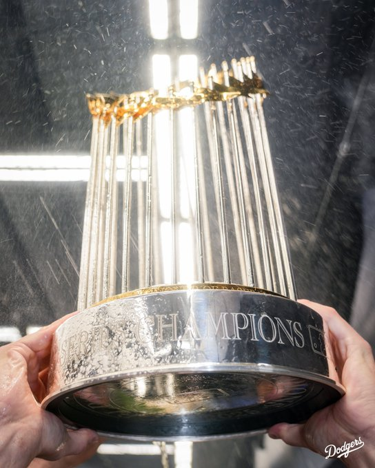 WELCOME TO THE CITY OF CHAMPS!

#DodgersWin #WorldSeries #Champs