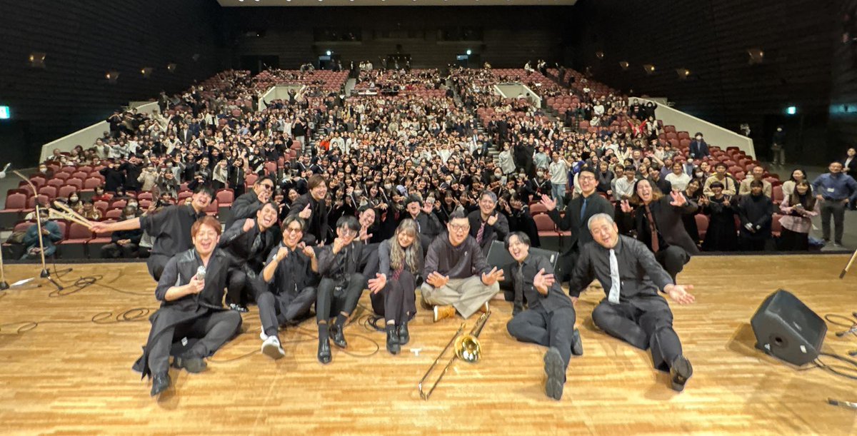 chibanokuni's tweet image. Lowland Jazz Groove on Night
2025/10/31
@函館市民会館

飛び入りでFIRE HORNSのとっちさん @toshibones が参加してくださいました。ありがとうございました！