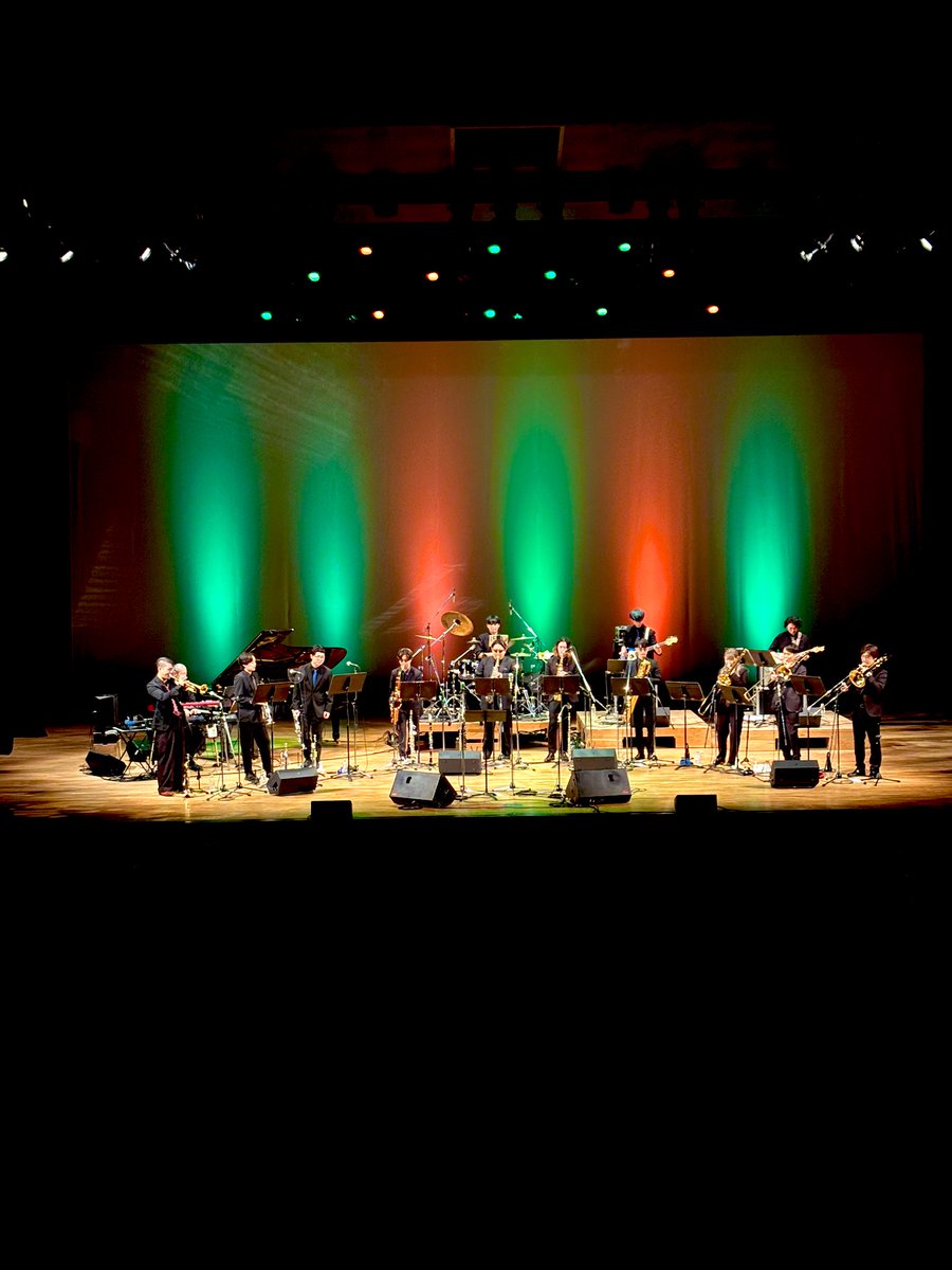 chibanokuni's tweet image. Lowland Jazz Groove on Night
2025/10/31
@函館市民会館

飛び入りでFIRE HORNSのとっちさん @toshibones が参加してくださいました。ありがとうございました！