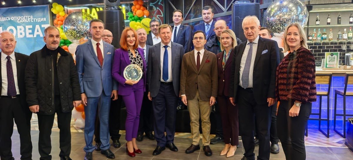 Türkiye Odalar ve Borsalar Birliği iştiraki TOBTİM Uluslararası Ticaret Merkezleri A.Ş.’nin, Moskova’da bulunan Arkadia İş ve Alışveriş Merkezi’nin yenilenen konseptiyle açılışı gerçekleştirildi. Açılışa katılan Yönetim Kurulu Başkanımız ve TOBB Başkan Yardımcısı, aynı zamanda