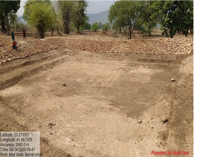 #मनरेगा के #जल_गंगा_संवर्धन_अभियान के तहत उमरिया जिले की ग्राम पंचायत मंगठार में ₹1.85 लाख से बने खेत तालाब ने किसान कोमल सिंह के जीवन में खुशहाली लाई।
अब दो फसलें लेकर आय में ₹40-50 हजार की वृद्धि हुई।

RM:- tinyurl.com/2ukkktu6

 #RuralDevelopment #MGNREGA #MPGOVT #Manrega