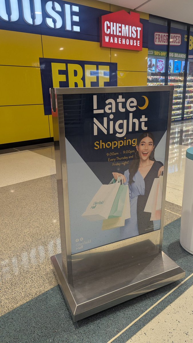 Late night shopping? Shopping centre in NZ closes like 5.30pm