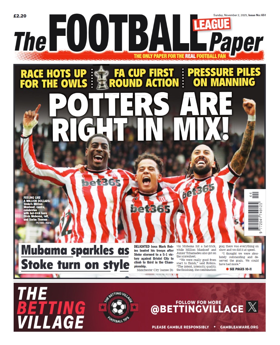 TheLeaguePaper's tweet image. 🗞️ 𝐅𝐑𝐎𝐍𝐓 𝐏𝐀𝐆𝐄 🗞️

✨ Divin Mubama sparkles as Stoke turn on the style
🏆 FA Cup first round action
⚠️ Pressure piles on Norwich boss Liam Manning

The Football League Paper is STILL on sale! Grab a copy or subscribe online HERE: theleaguepaper.com/subscriptions/