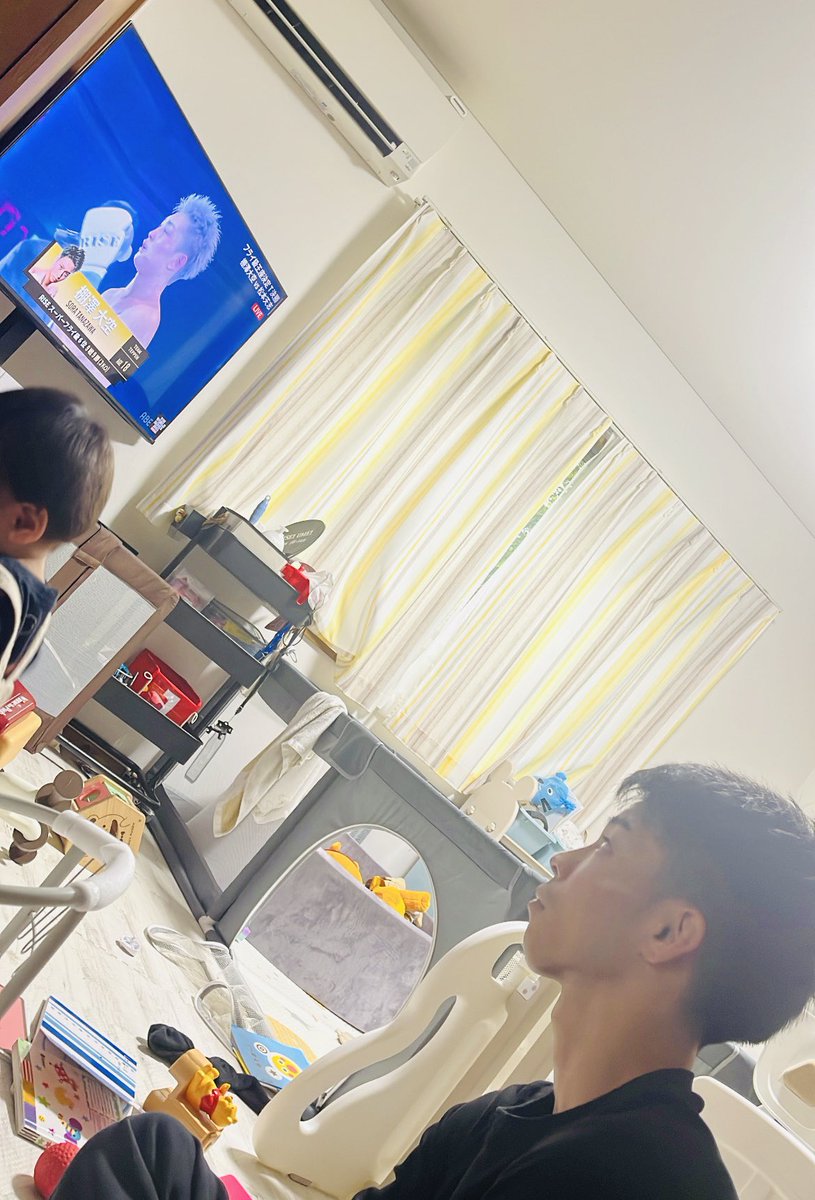 straycat_017's tweet image. 麗也が直近で負けた2選手で、
フライ級王座決定戦が決定👑

険しい顔でマイクを見ていたと思ったら、
「えっ！棚澤君vs天志君ってめちゃめちゃ楽しみじゃね！絶対見に行こ！」
とウキウキした顔で振り返って言ってました😂

君も頑張れ…笑

#部屋の散らかりようはお許しください
#RISE_WS