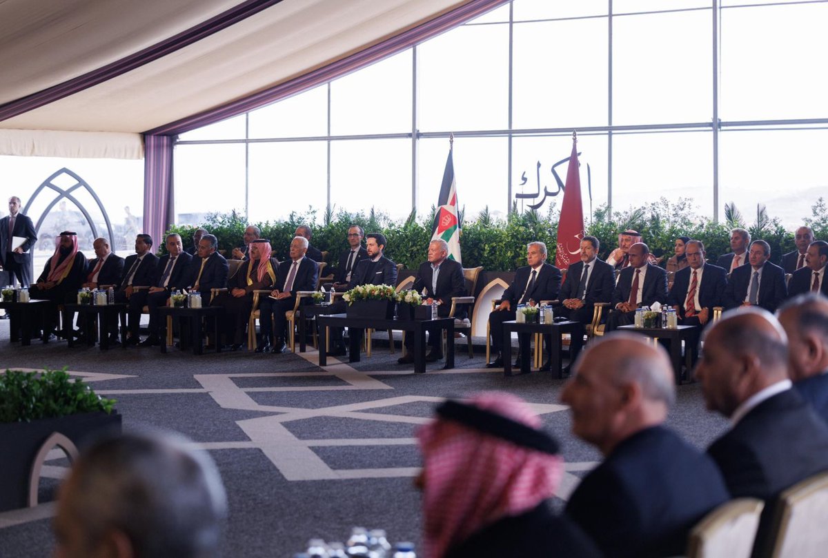 AbdullahAlmaja3's tweet photo. سيدنا اليوم في الكرك 🇯🇴
اهتمام سيدنا في الكرك كبير جداً والله نيالنا ♥️
#مع_القائد https://t.co/RgsXZshBT6