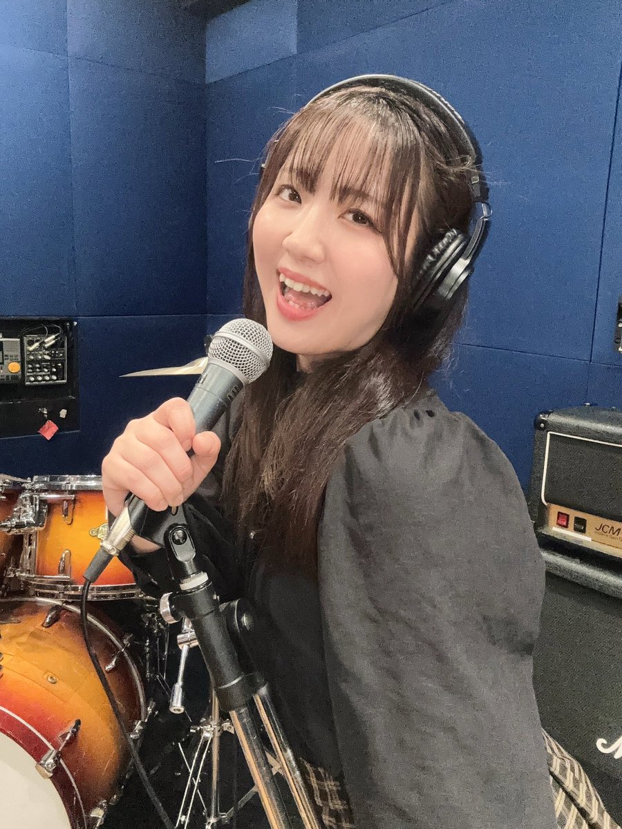 🎙️#ColorSing 配信🎙️

明日21時から歌配信します🎤
11月に入りまして下旬に参加するイベント詳細も出ましたのでそちらの話も〜🙌
🔽
preview.page.link/colorsing.page…