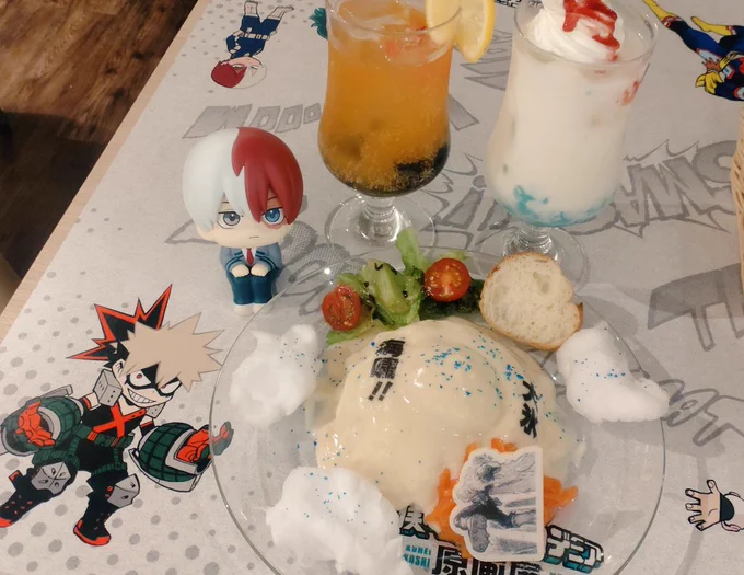 昨日のカフェ楽しかった〜ご飯はのやつがどれも美味しくて頼んでよかった くんのはカレーがもう少し入ってたら良かったな、ってこととドリンクはぬい撮るのに時間かけすぎて氷溶けたら水っぽくなってしまったので美味しいとことの差が残念になってしまった……でもほんと氷のわたあめ可愛すぎる