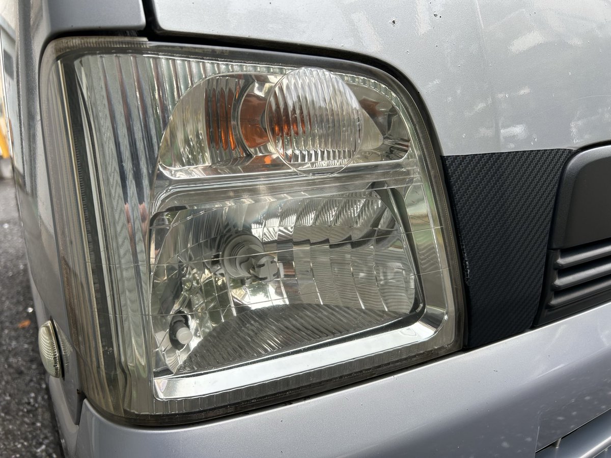 senpai2525sa22C's tweet image. ピカールってプラスチックもイケるんだー！
早速ライト磨いたらすげ〜✨じゃん❣️