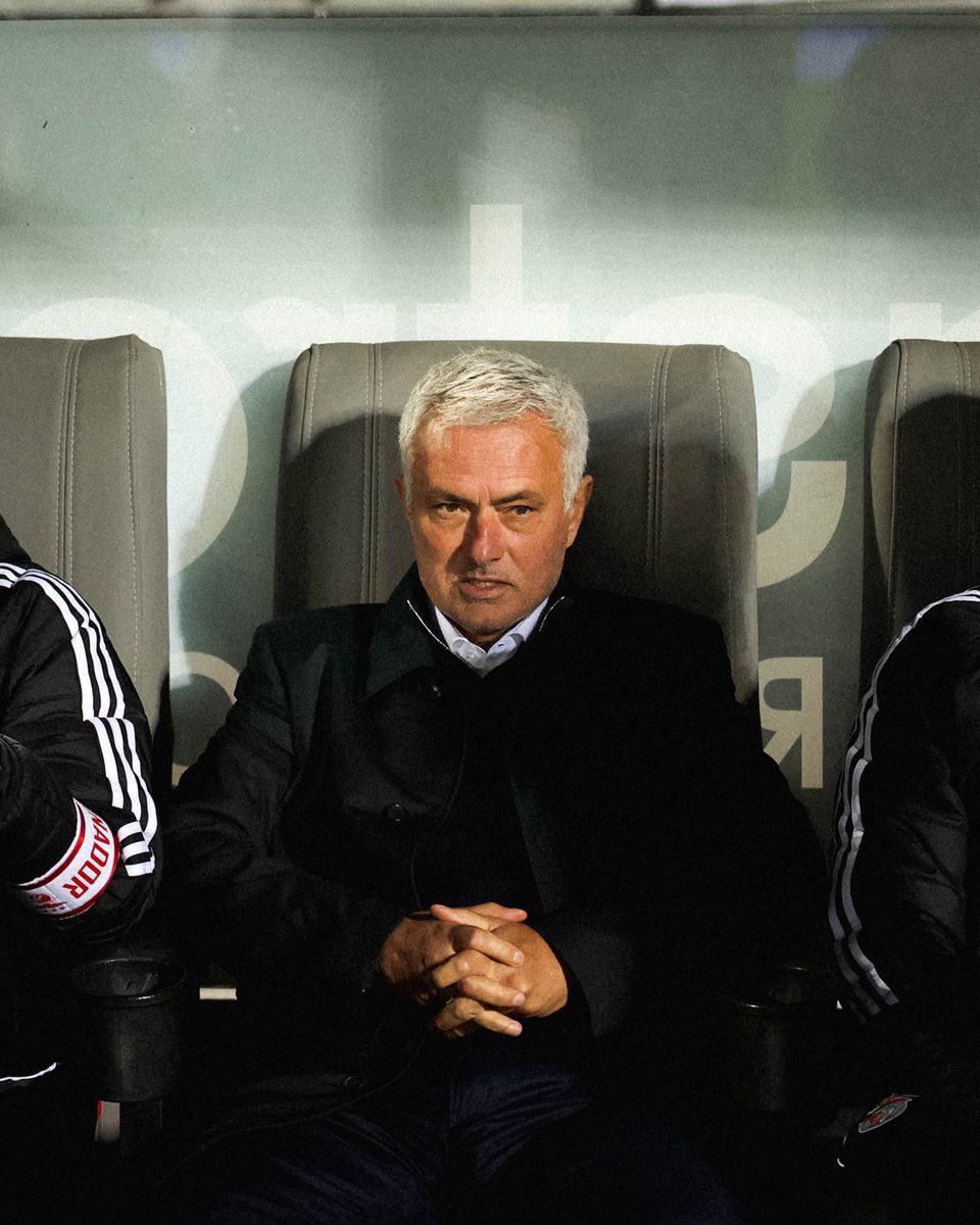 مورينهو وفورمة عظيمة!

كتيبة السبيشال وان تحقق الفوز الرابع على التوالي في البطولات المحلية &amp; وبشباك نظيفة :

✅• فوز 5-0 على أروكا
✅• فوز 3-0 على تونديلا
✅• فوز 3-0 على غيمارش
✅• فوز 2-0 على شافيش

وصل لنصف نهائي الكأس، لم يخسر محليًا وأوقف سلسلة انتصارات المتصدر بورتو 👏