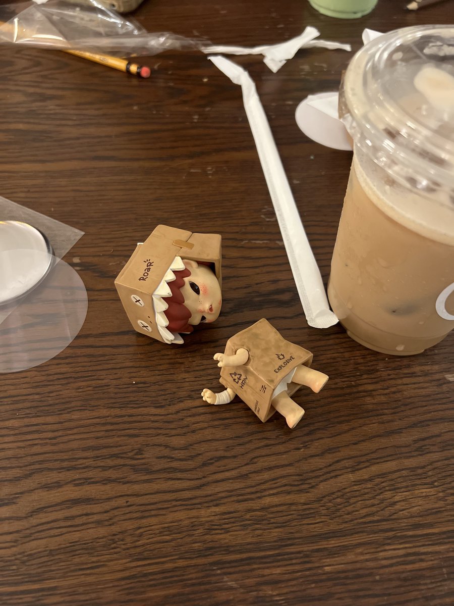 plasticlimit's tweet image. help saklolo