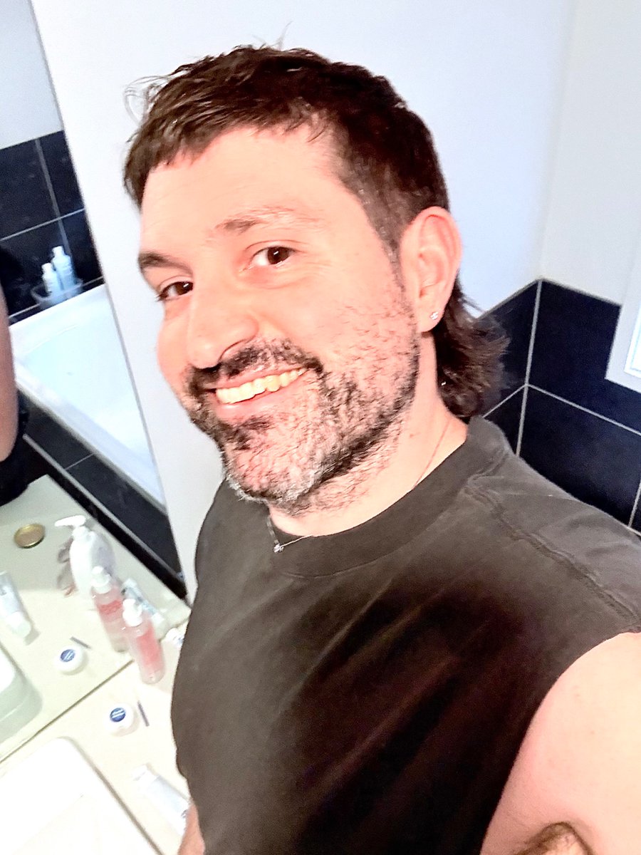 alex_whybrow's tweet image. Off to see Ricky Martin 🕺