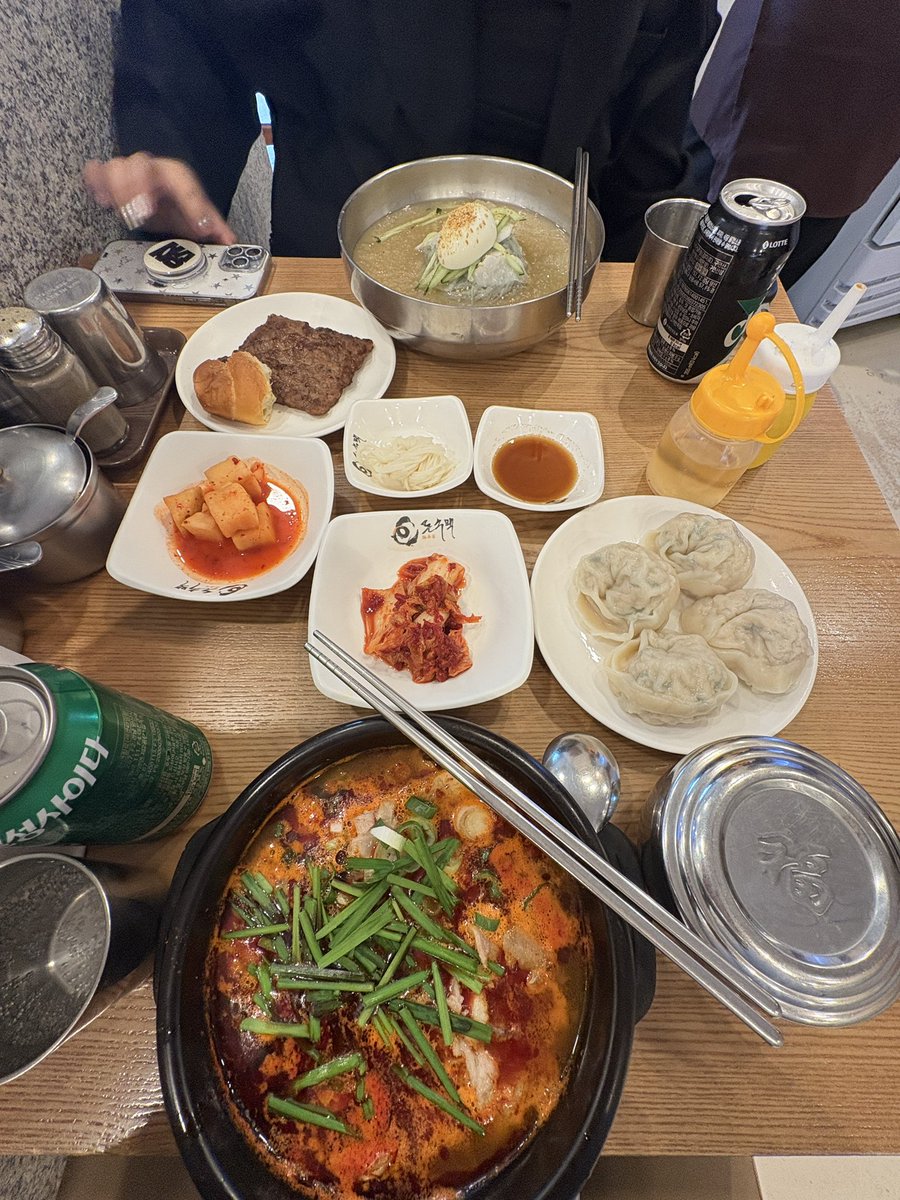 pokeinsummer's tweet photo. What I ate in +82 https://t.co/HzvkFbq1Em