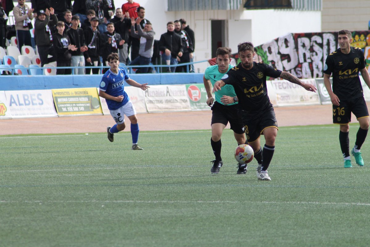 ⏰ 45’
⚽️ #YugoSocuellamos 2-0 #RSDAlcalá

✍🏼 Final de la primera mitad. La efectividad ha marcado un partido en el que los rojillos lo intentaron. 

¡Todavía queda mucho!

 #SocuAlcalá 🔴⚪ #VamosAlcalá