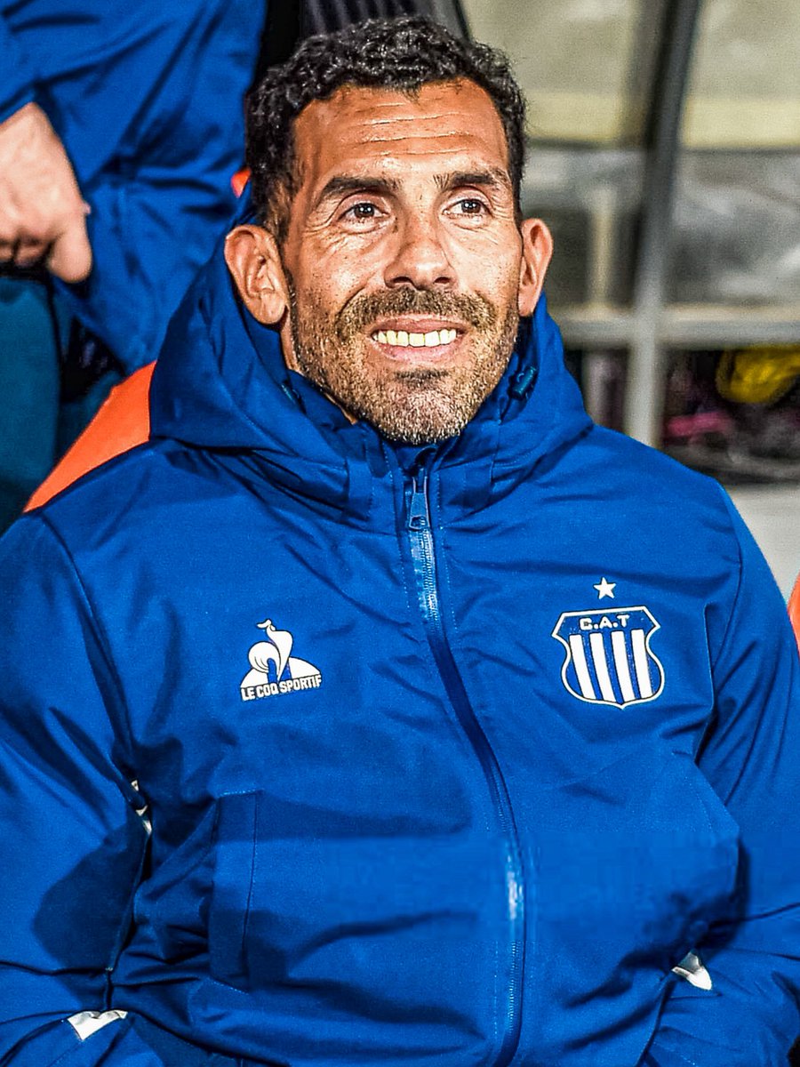 NOBLEZA OBLIGA

Se hizo cargo de algo que no lo correspondía y nos cerró el cul* con LABURO.

Gracias, Carlos Tévez. Termine como termine nos demostraste que sos un laburador.
