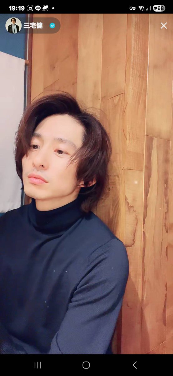 IVY_V6_Kumasan's tweet image. モノクロにしたら
｢KEN MIYAKE
PHOTO EXHIBITION｣

な感じがしませんか…？🫠

本当はリップ塗ってる途中なだけなのに絵になる…🥹✨

#秒刻健 #三宅健