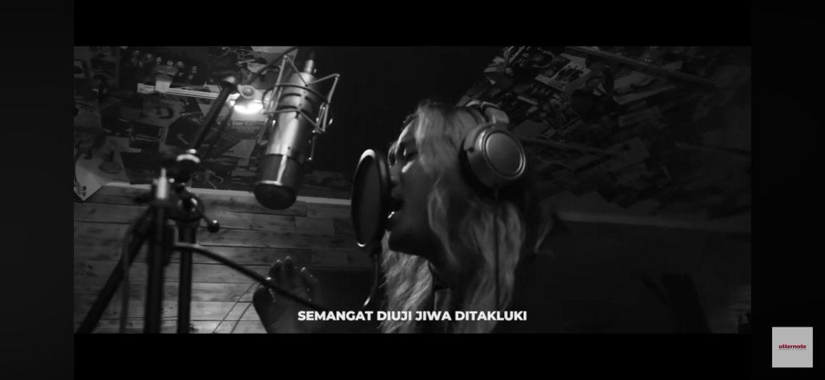 Tahniah ke atas semua team music production BARA JIWA atas kemenangan LAGU TEMA TERBAIK di FFM34 

Composer: <a href="/Muzza_Himself/">Muzza Musika</a> 
Lyrics: Muzza &amp; <a href="/realnanaazmi/">Nana Azmi</a> 
Producer: Muzza &amp; Johan John 

Recorded at <a href="/jkmusicvibe/">JK Musicvibe</a> 
Mixing &amp; Mastering Koh Kok Boon

**credit team di gambar